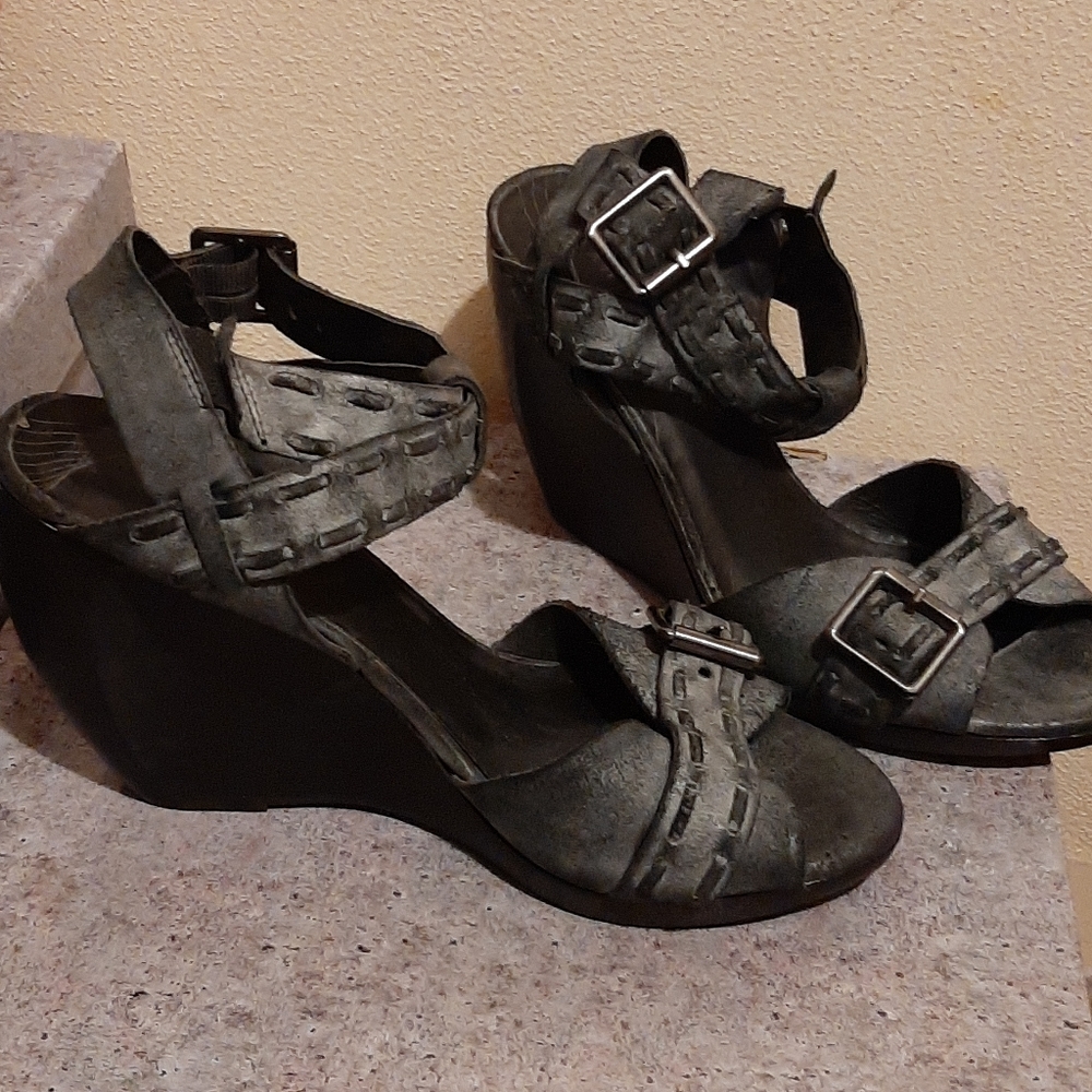 Trouve wedge sandal